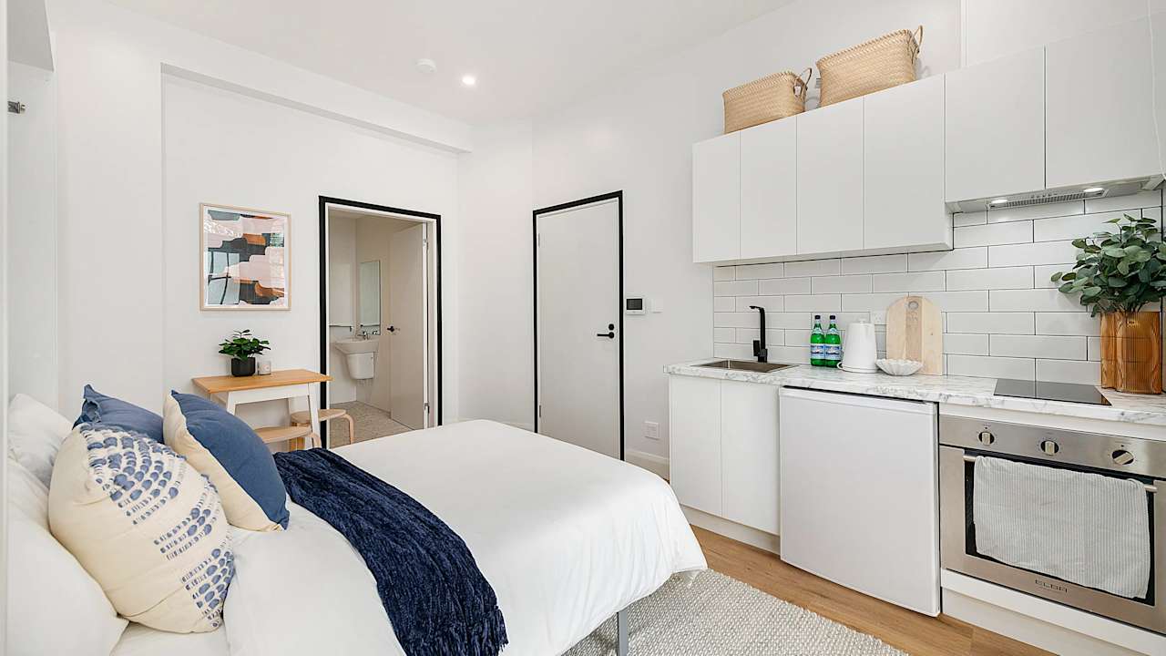 Room studio flat for rent