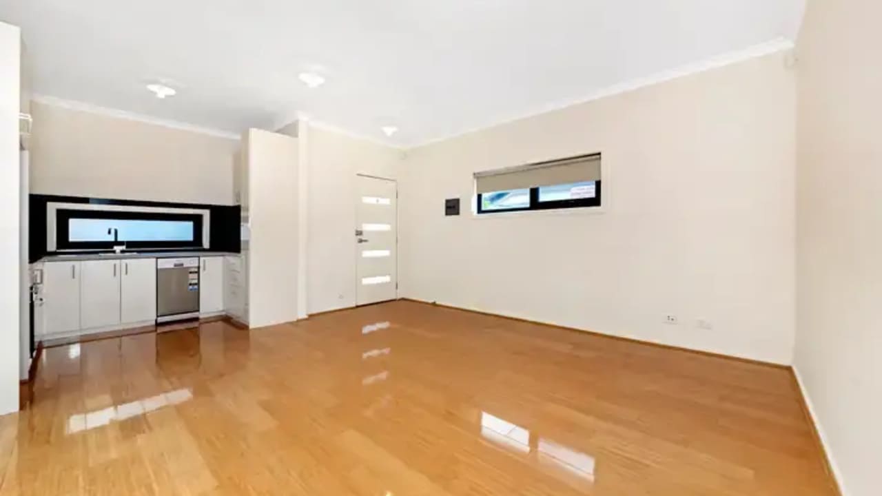 Unfurnished room in a flatshare