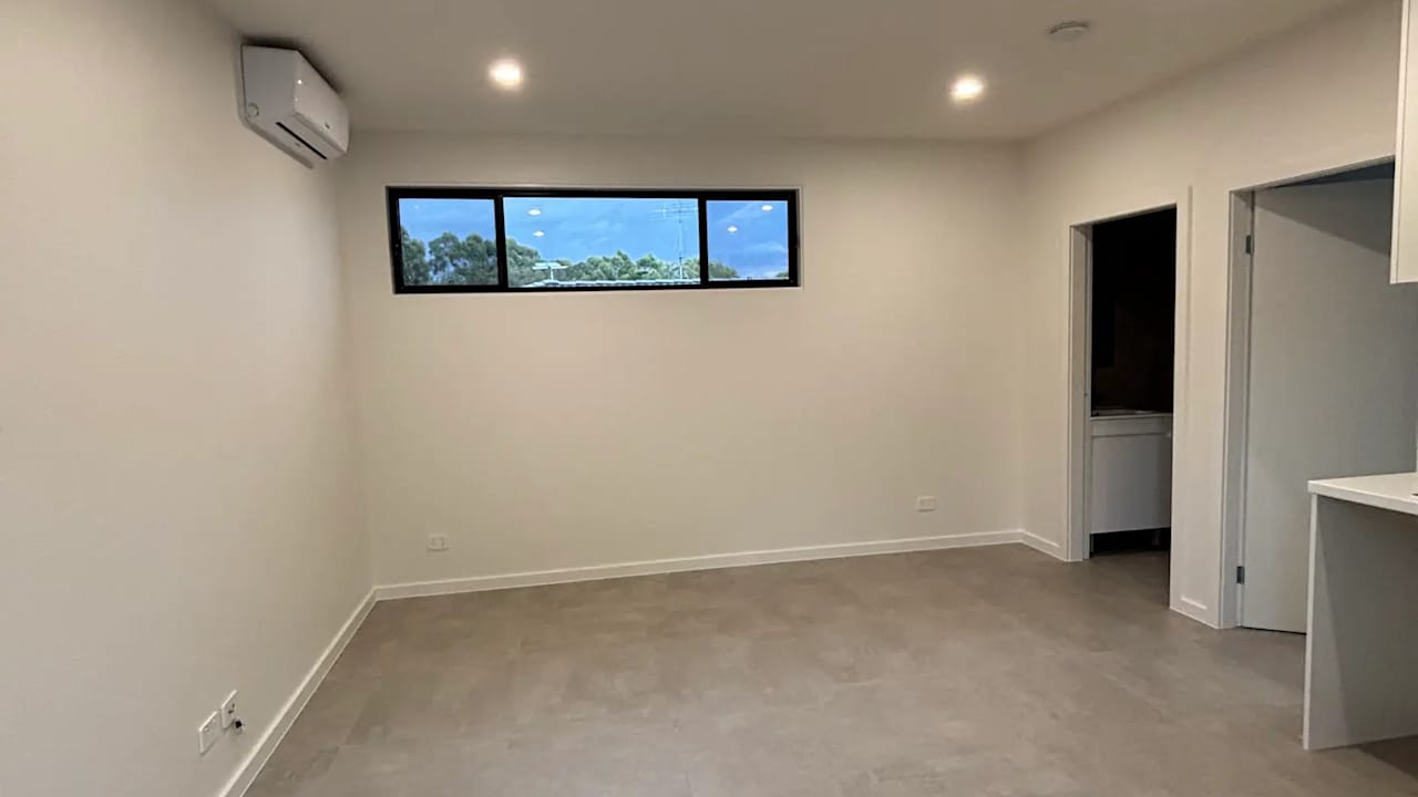 Unfurnished room granny flat for rent