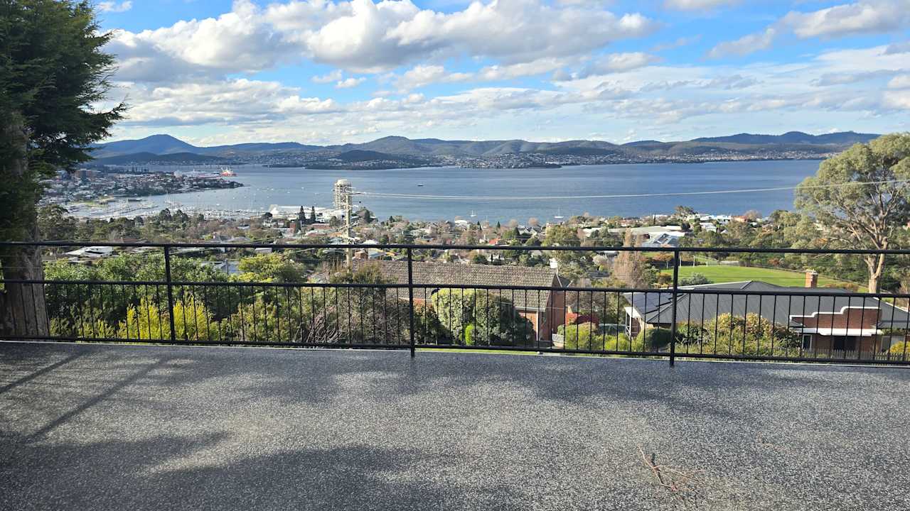 Whole property with 3 rooms for rent