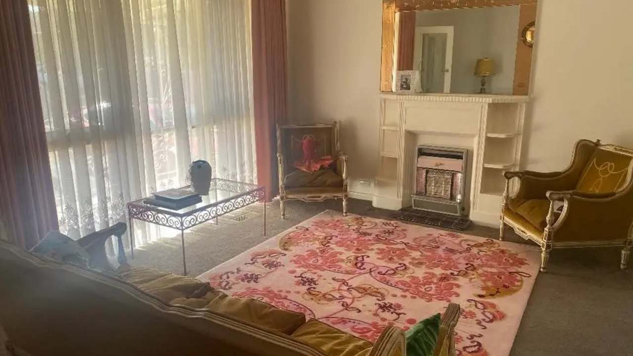 Room in a share house