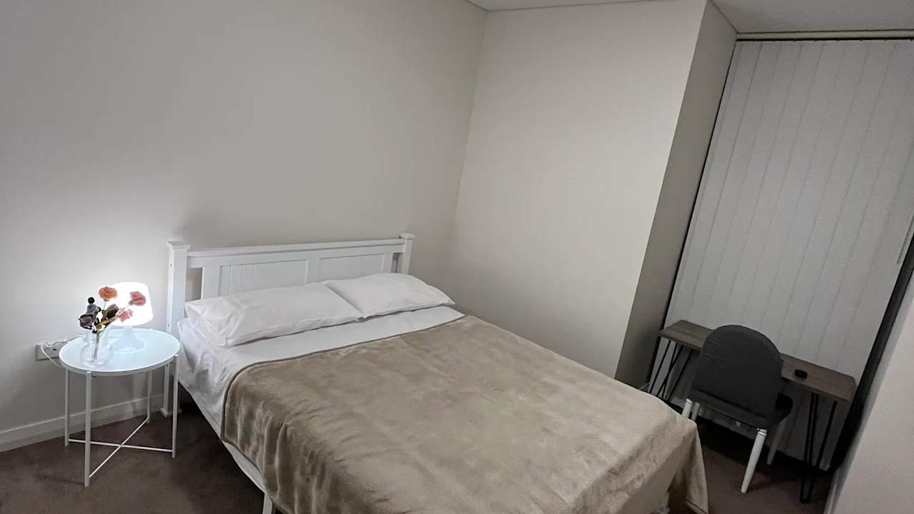 Furnished room in a flatshare