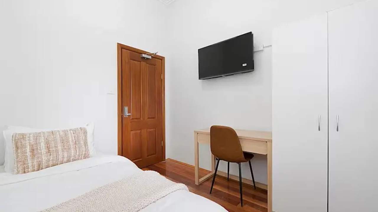Room studio flat for rent
