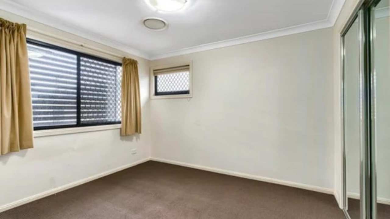 Unfurnished room in a share house