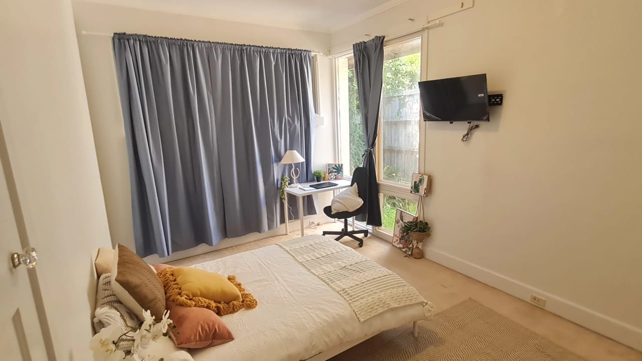 Furnished room in a share house