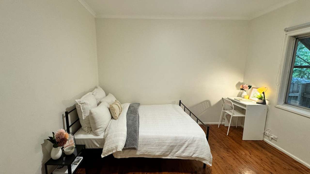 Furnished room in a flatshare