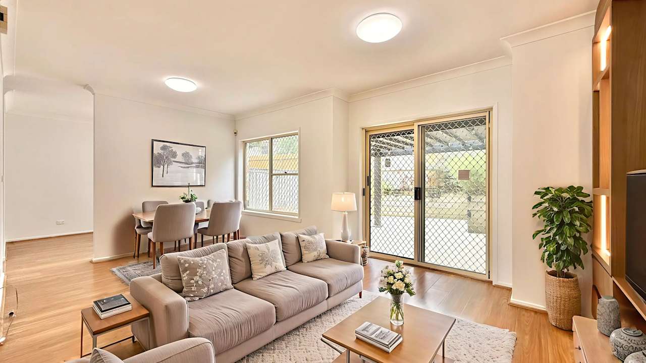 Whole property with 3 rooms for rent