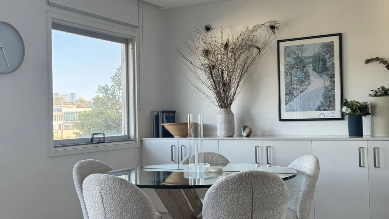 Furnished room in a flatshare