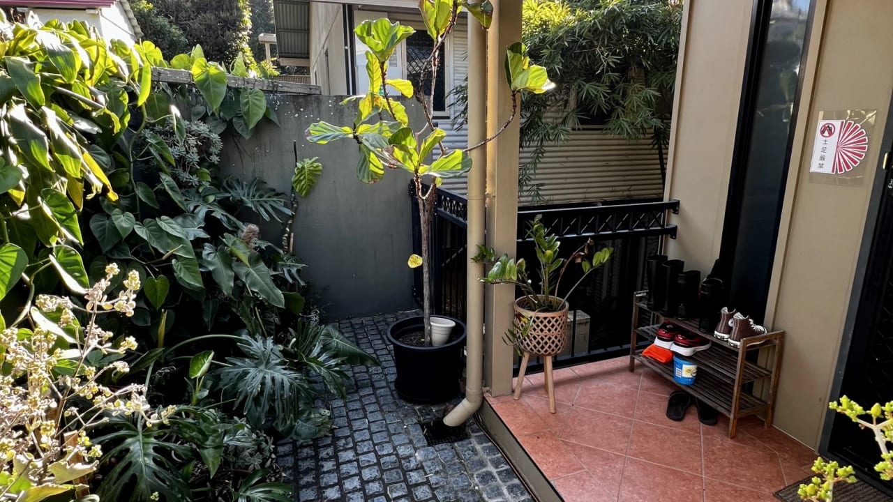 Room in a share house