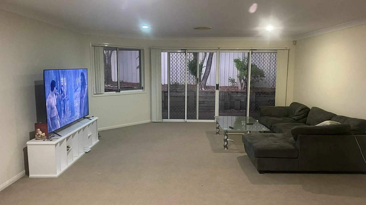 Unfurnished room in a share house