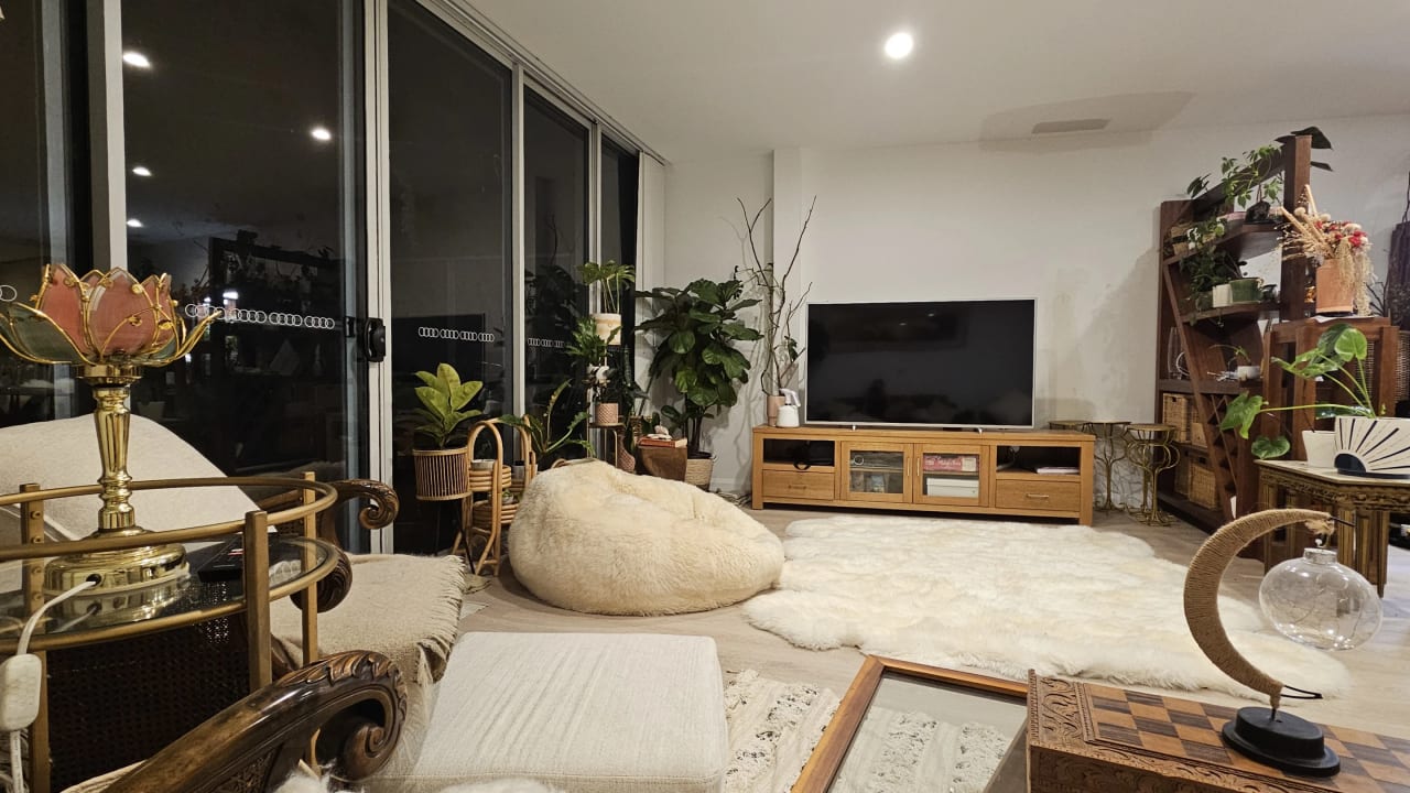 Furnished room in a share house