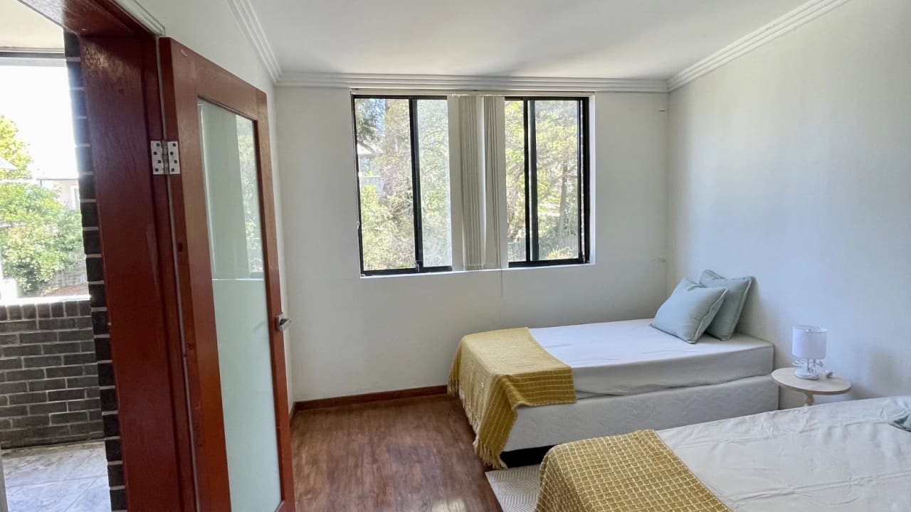 Furnished room in a flatshare