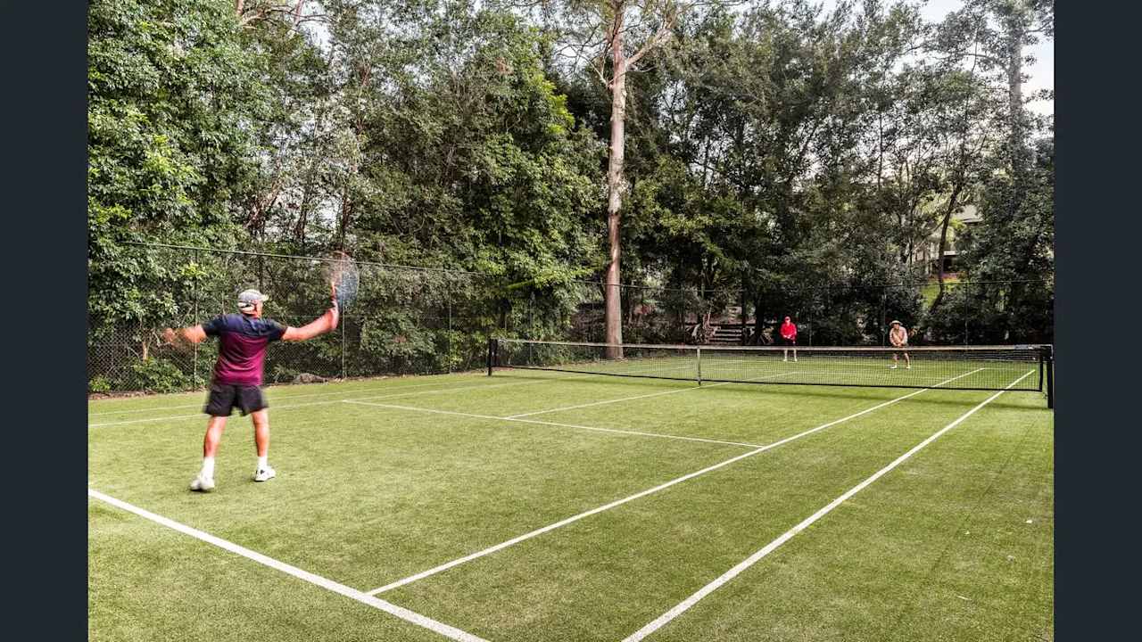 Unfurnished room with own bathroom