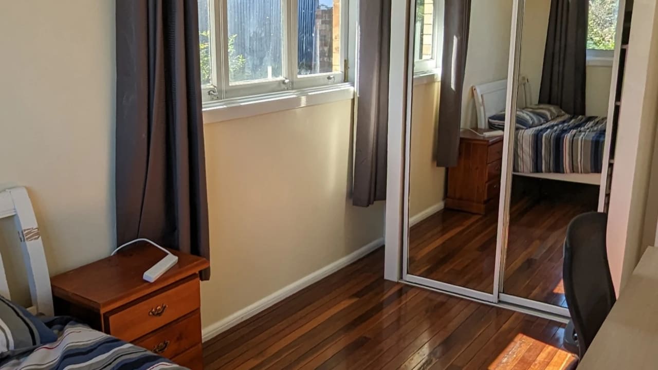 Furnished room in a share house