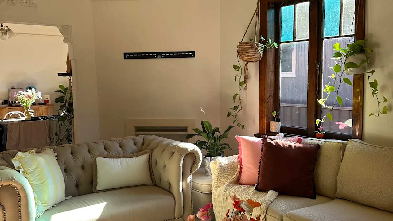 Unfurnished room with own bathroom