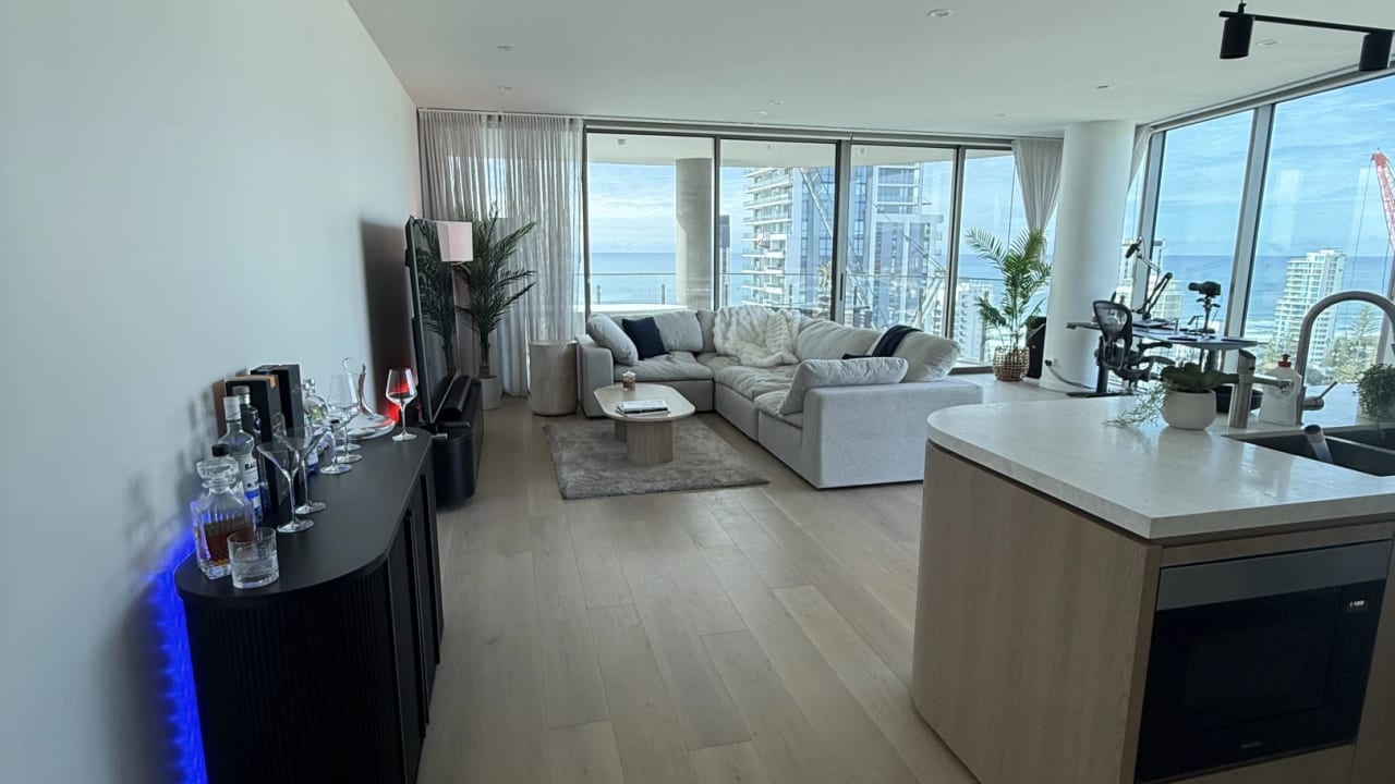 Unfurnished room in a flatshare