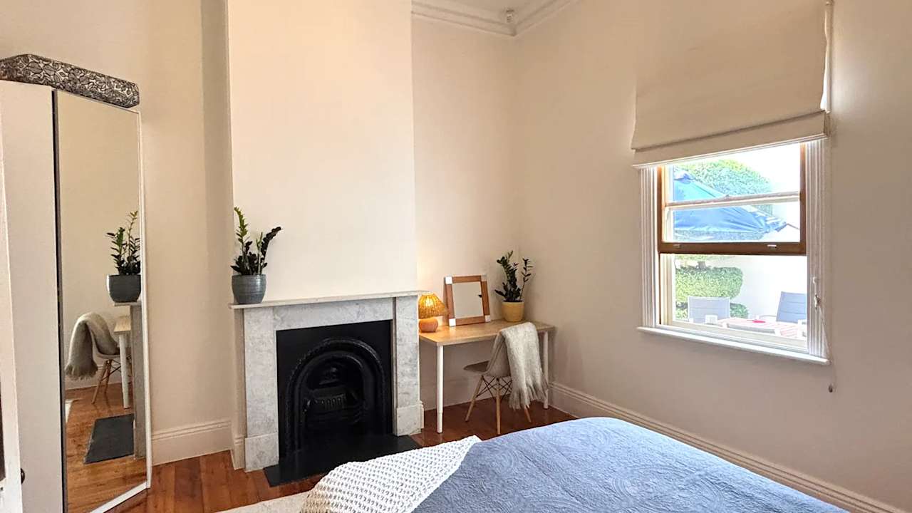 Room in a share house