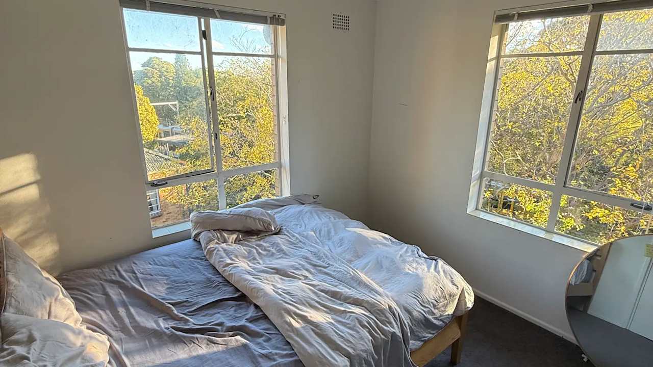 Furnished room in a flatshare