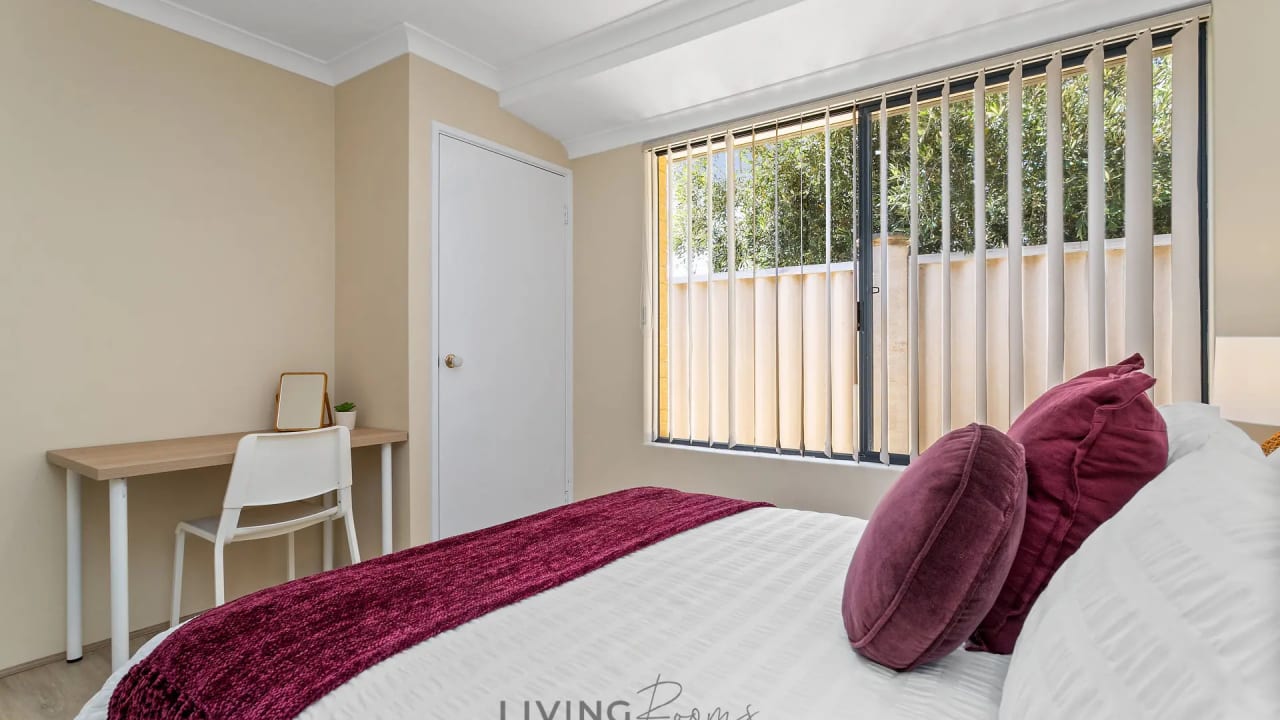 Furnished room in a share house