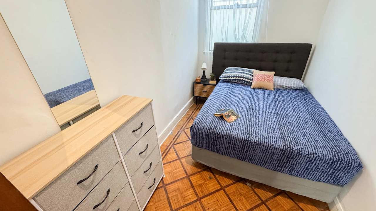 Furnished room in a share house