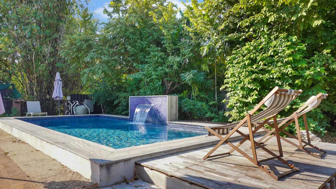 Unfurnished room with own bathroom