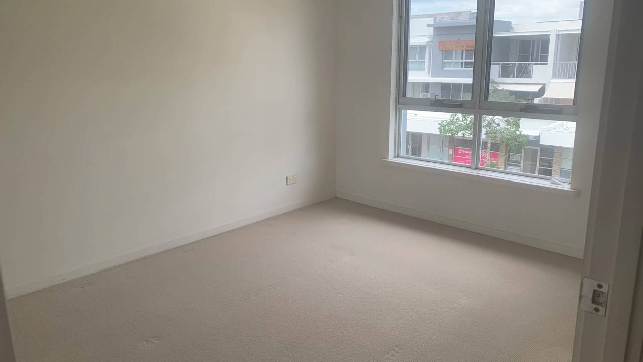 Unfurnished room with own bathroom