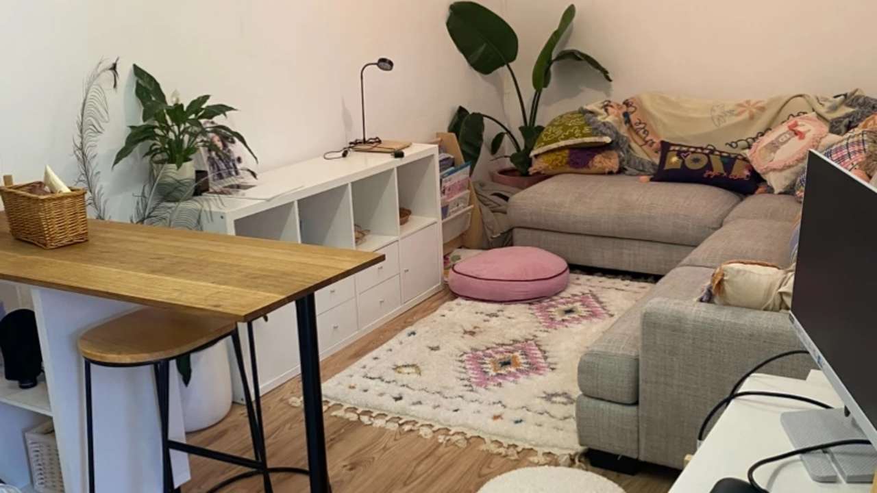 Whole property with 1 room for rent