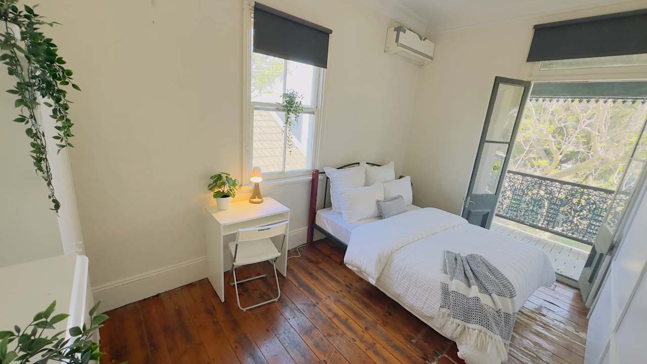 Furnished room in a share house