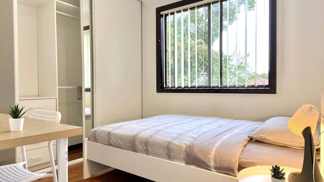 Furnished room in a share house