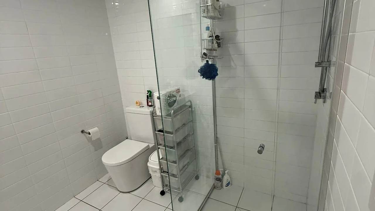 Unfurnished room with own bathroom