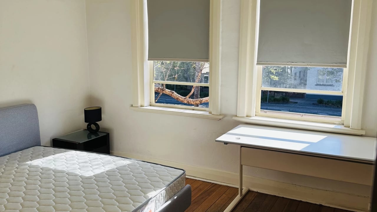 Furnished room in a flatshare