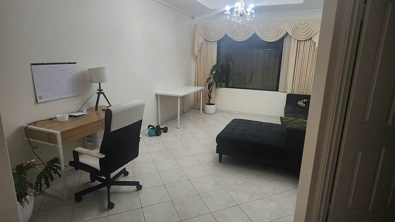 Furnished room in a share house