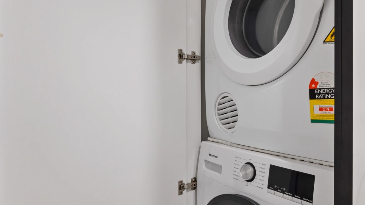 Whole property with 2 rooms for rent