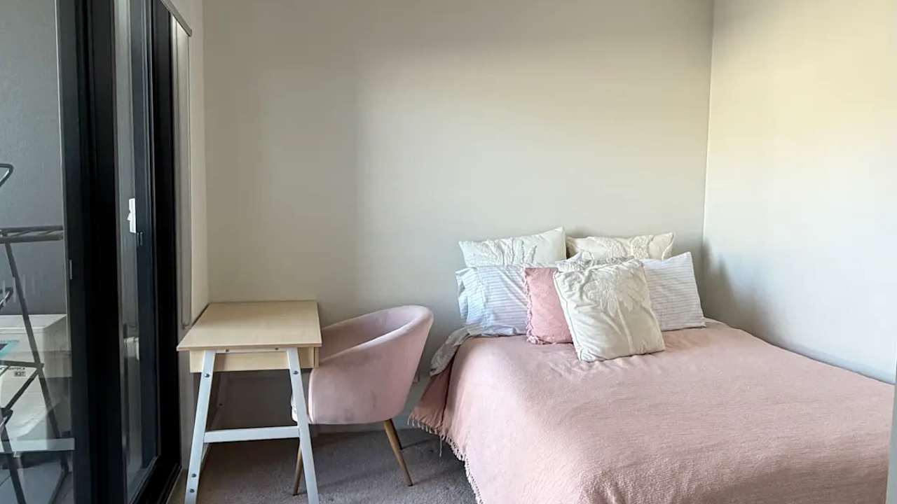 Furnished room with own bathroom