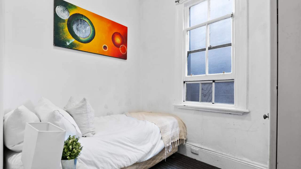 Furnished room in a flatshare