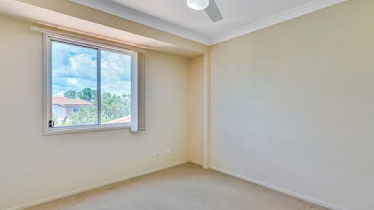 Unfurnished room with own bathroom