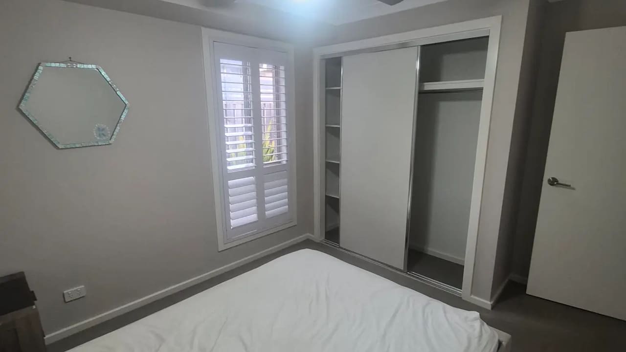 Unfurnished room in a share house