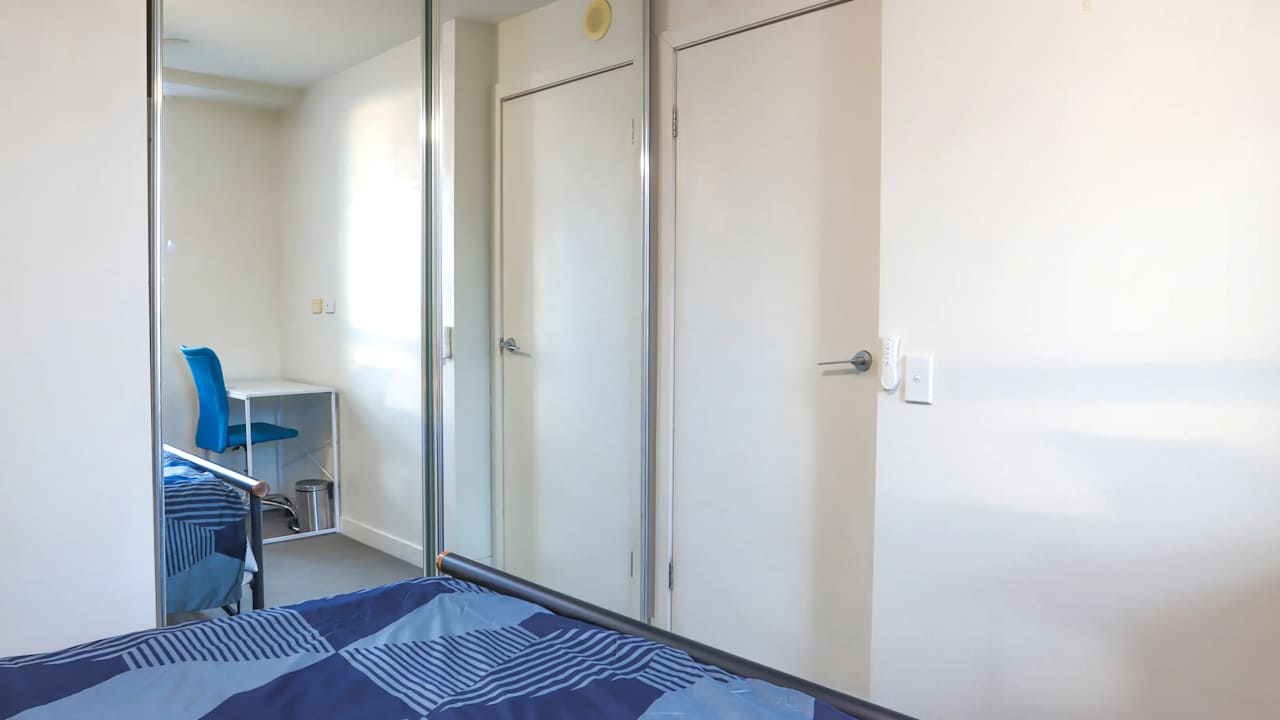 Furnished room in a flatshare