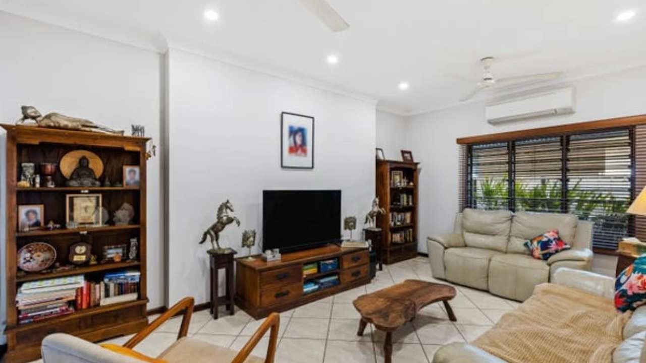 Room with ensuite in a share house