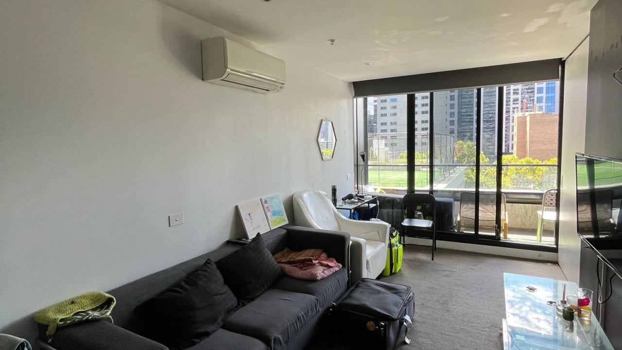 Furnished room in a flatshare