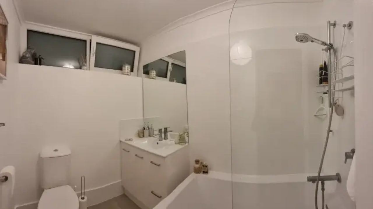 Unfurnished room in a flatshare