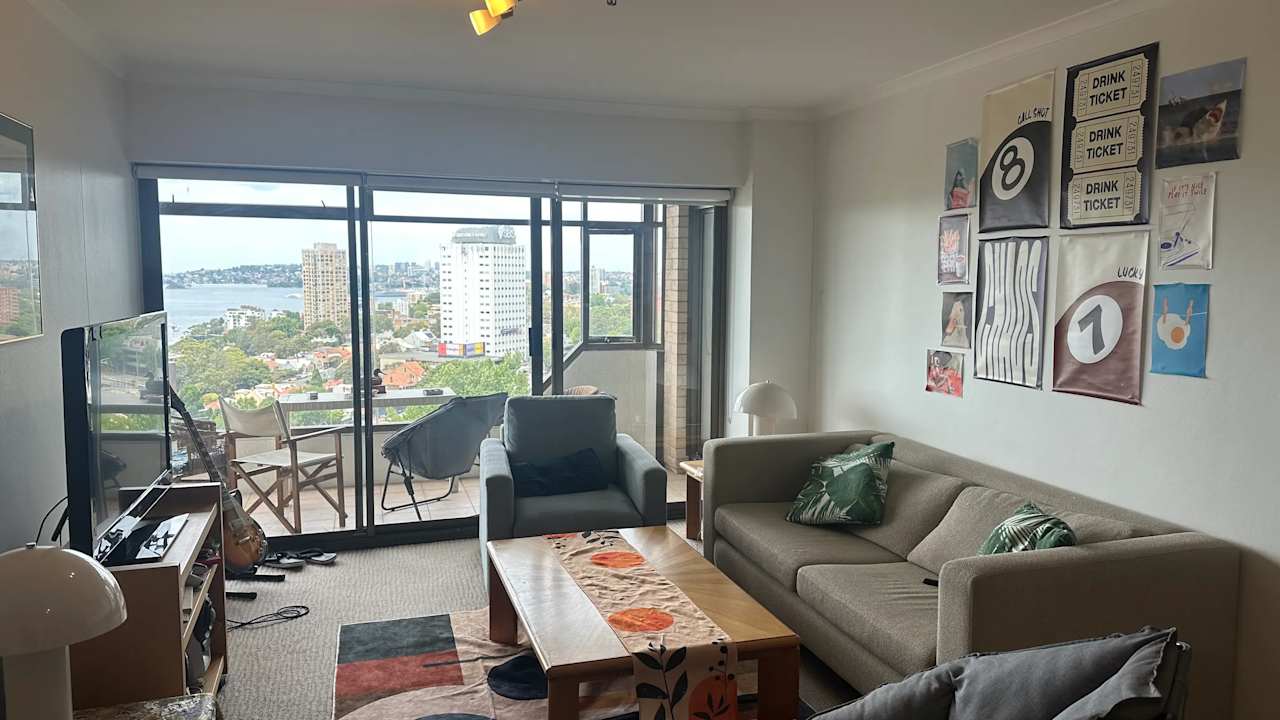 Furnished room in a flatshare