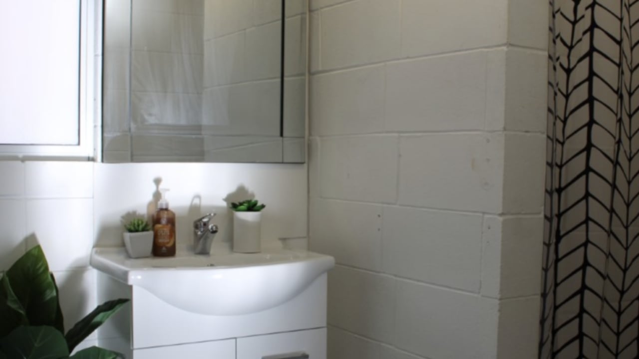 Furnished room in a share house