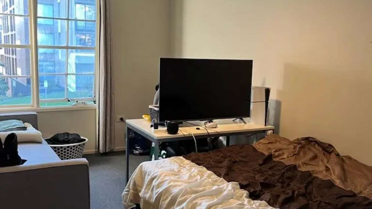 Furnished room with own bathroom