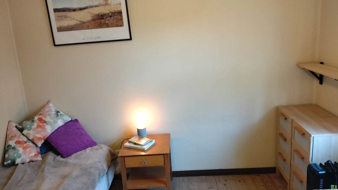 Room in a share house