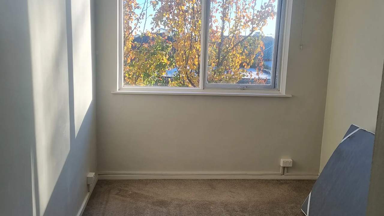 Unfurnished room in a flatshare