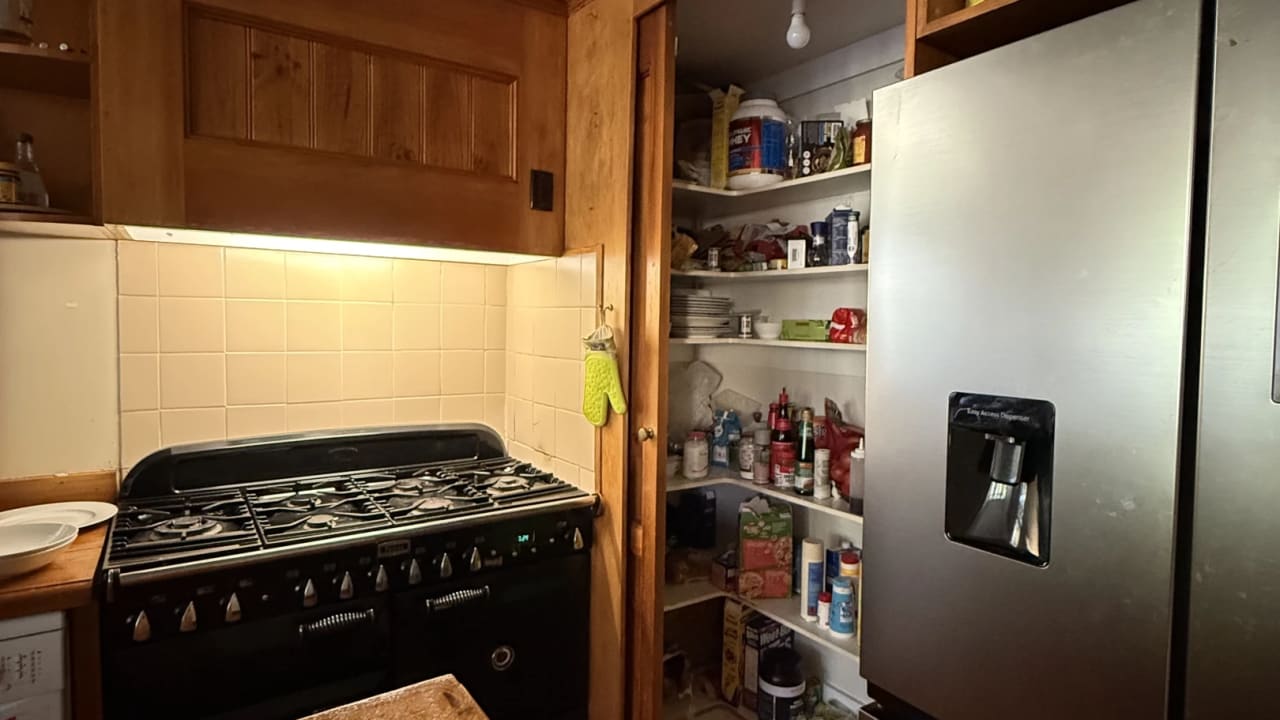 Furnished room in a share house