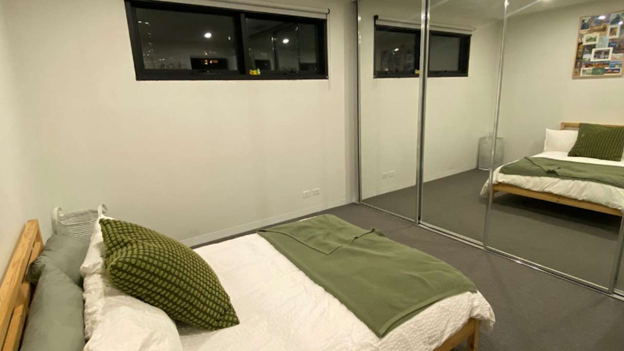 Unfurnished room with own bathroom