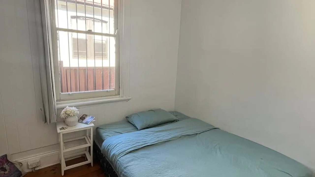 Furnished room in a share house