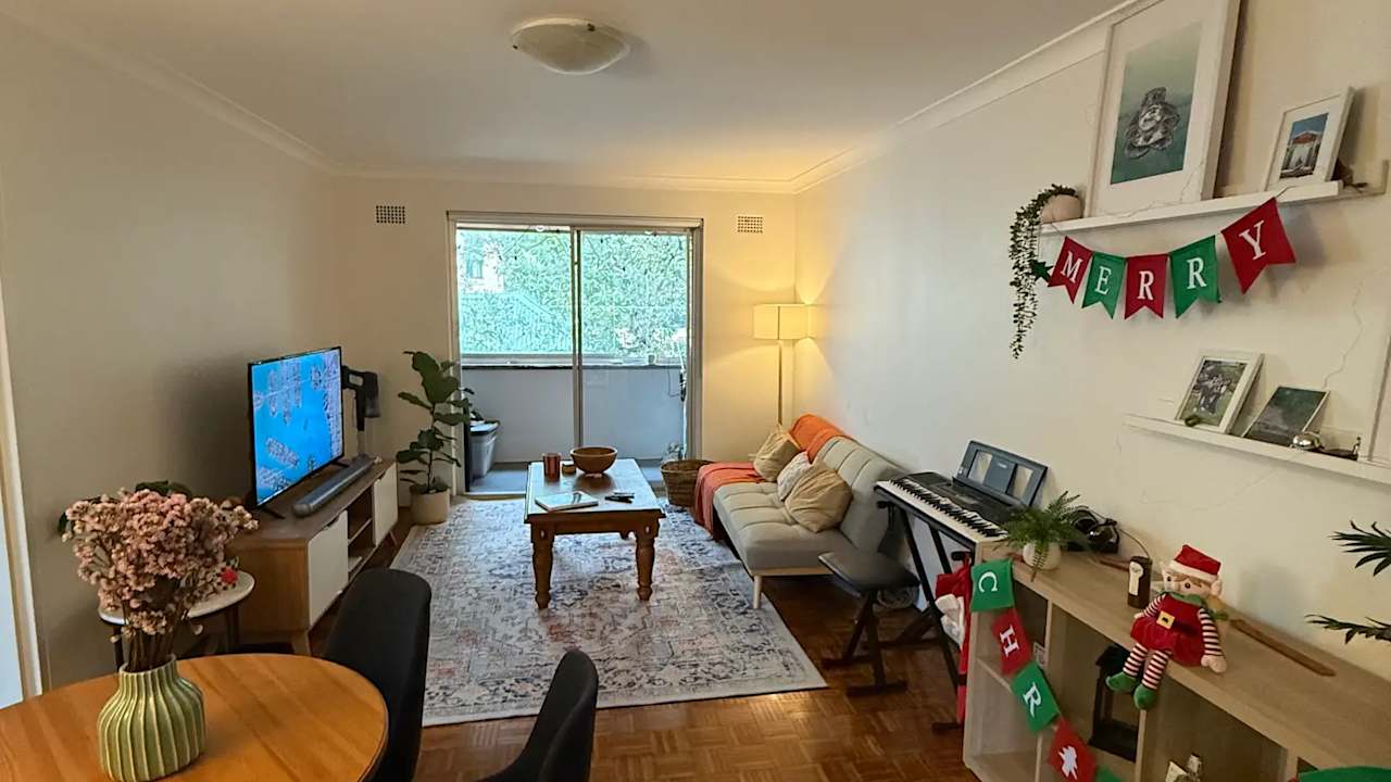 Furnished room in a flatshare